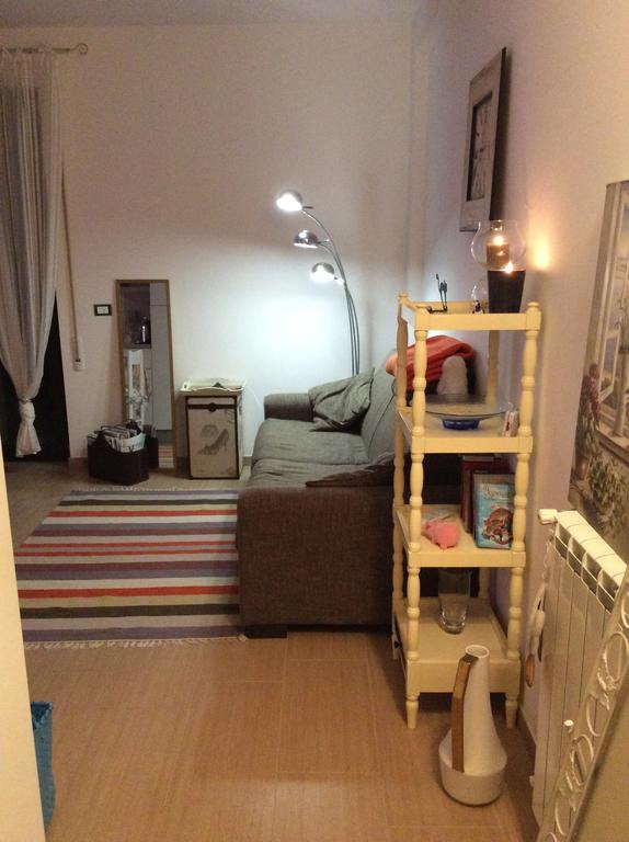 Dolce casa di Elena Apartamento Nettuno Habitación foto