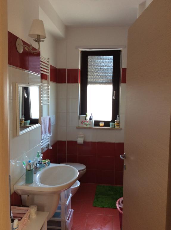 Dolce casa di Elena Apartamento Nettuno Habitación foto